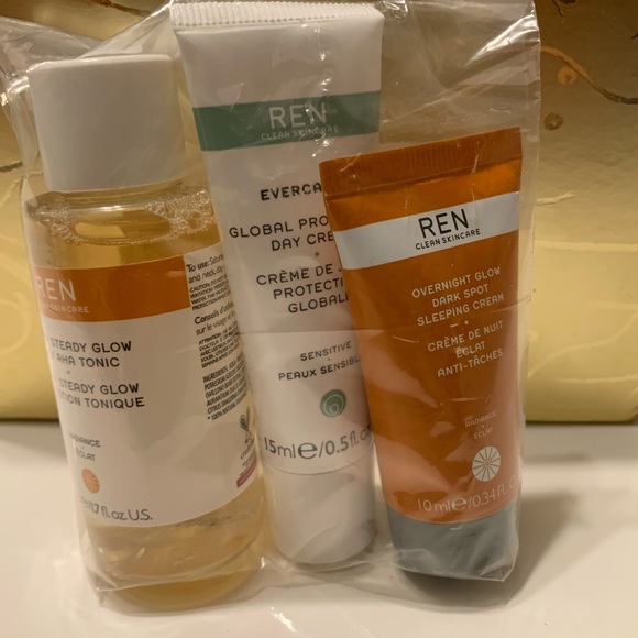 ⚡️FLASH SALE $30⚡️ NEW - REN Skincare Bundle - Picture 4 of 9